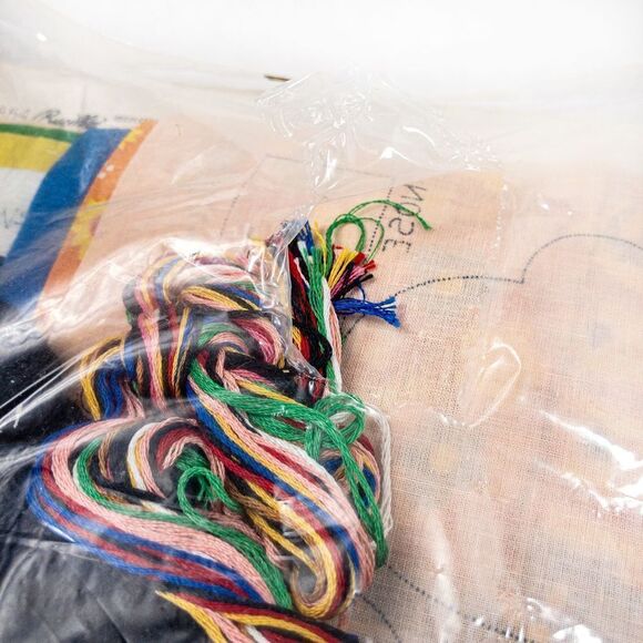 NOS Vintage Pinocchio Needlecraft Kit Bucilla Sewing Craft - Picture 5 of 7